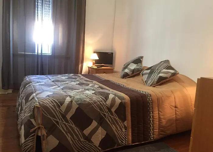 레지덴시아 아우미란츠 게스트하우스 2*