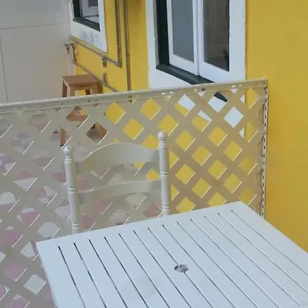 레지덴시아 아우미란츠 2* 리스본